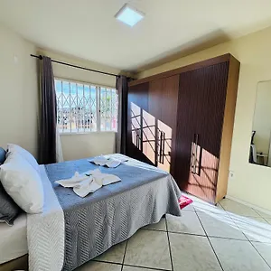 Residencial Cristina's-apartamentos De 2-3 Quartos Equipados Com Wifi Garagem-excelente Localizacao Apartamento